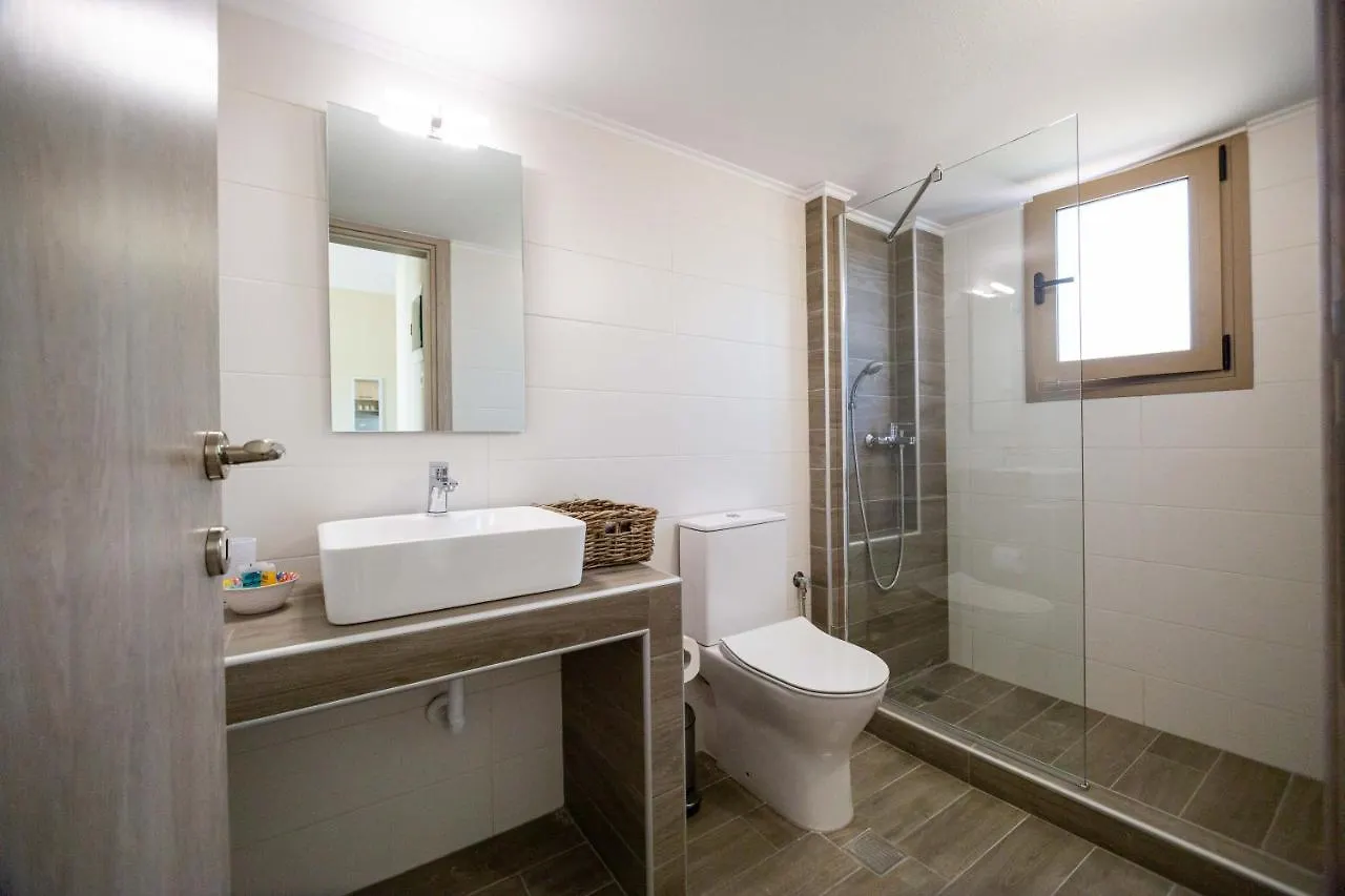Varkes Suites 2 Nea Moudania 0*,  Greece