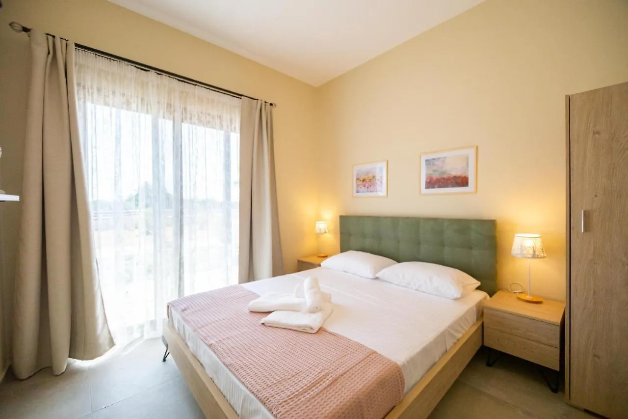 Apartment Varkes Suites 2 Nea Moudania