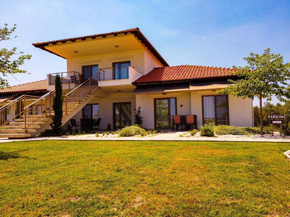 Varkes Suites 2 Nea Moudania Greece