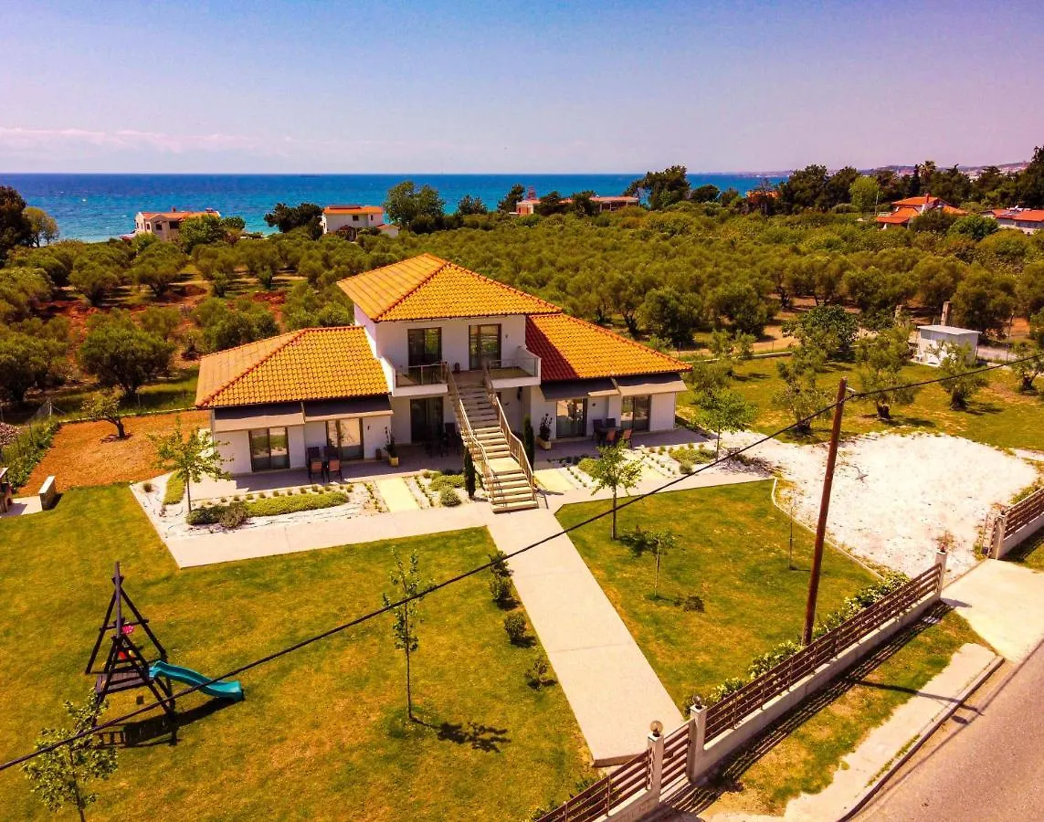 Varkes Suites 2 Nea Moudania Apartment